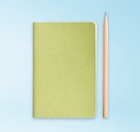 Cuaderno y lápiz de oficina